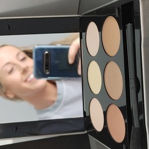 Makeover essentials KIT